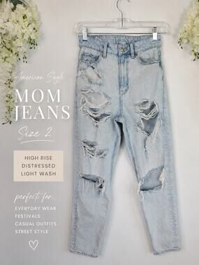 American Eagle High Rise Mom Jeans Size 2 Light Wash Distressed Y2K Grunge Edgy